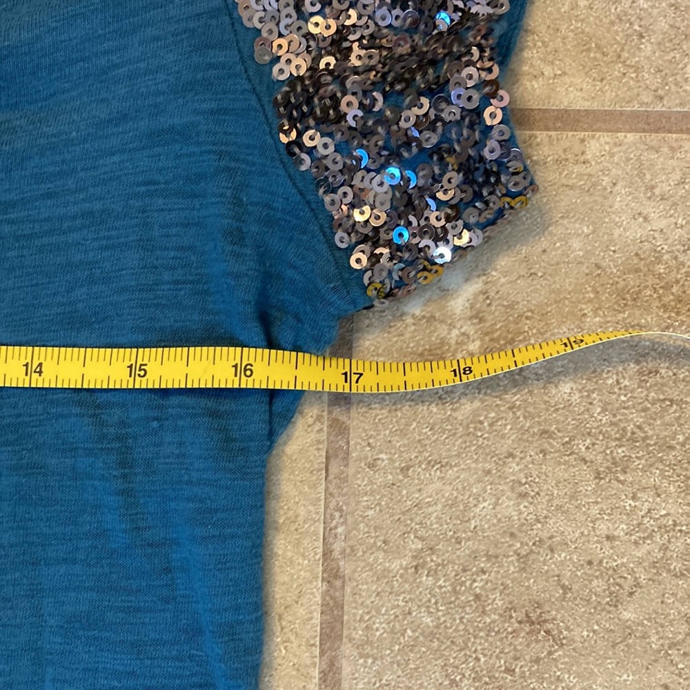 Aerie short sleeve v-neck aqua blue t-shirt sequins on arms SZ medium - Picture 7 of 11